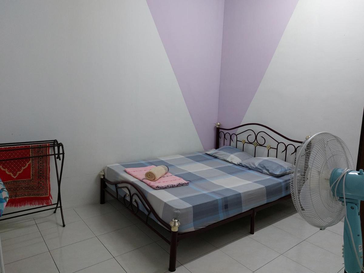 Pelangi Homestay Bota Exteriör bild