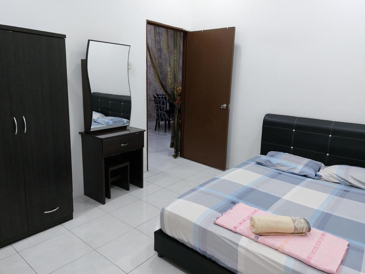 Pelangi Homestay Bota Exteriör bild