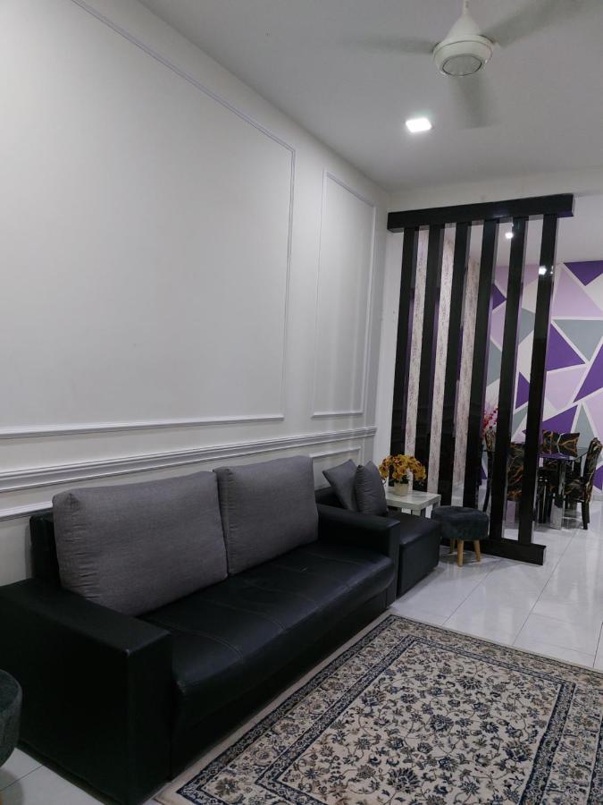 Pelangi Homestay Bota Exteriör bild