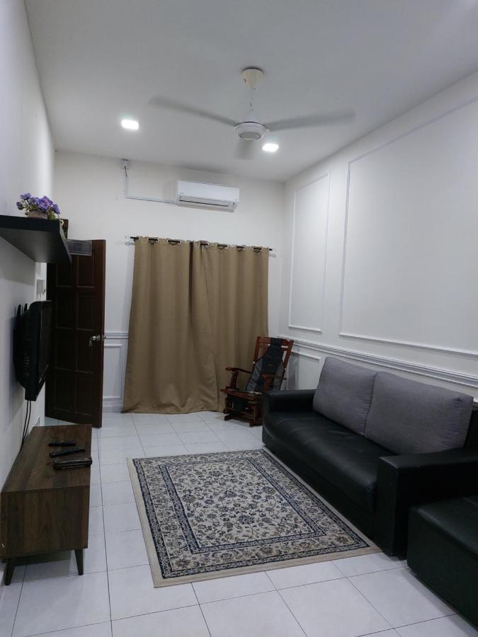 Pelangi Homestay Bota Exteriör bild
